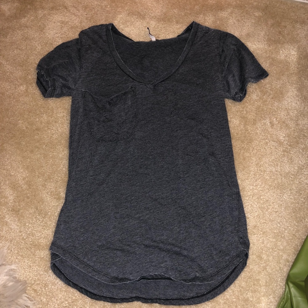 Grey tee